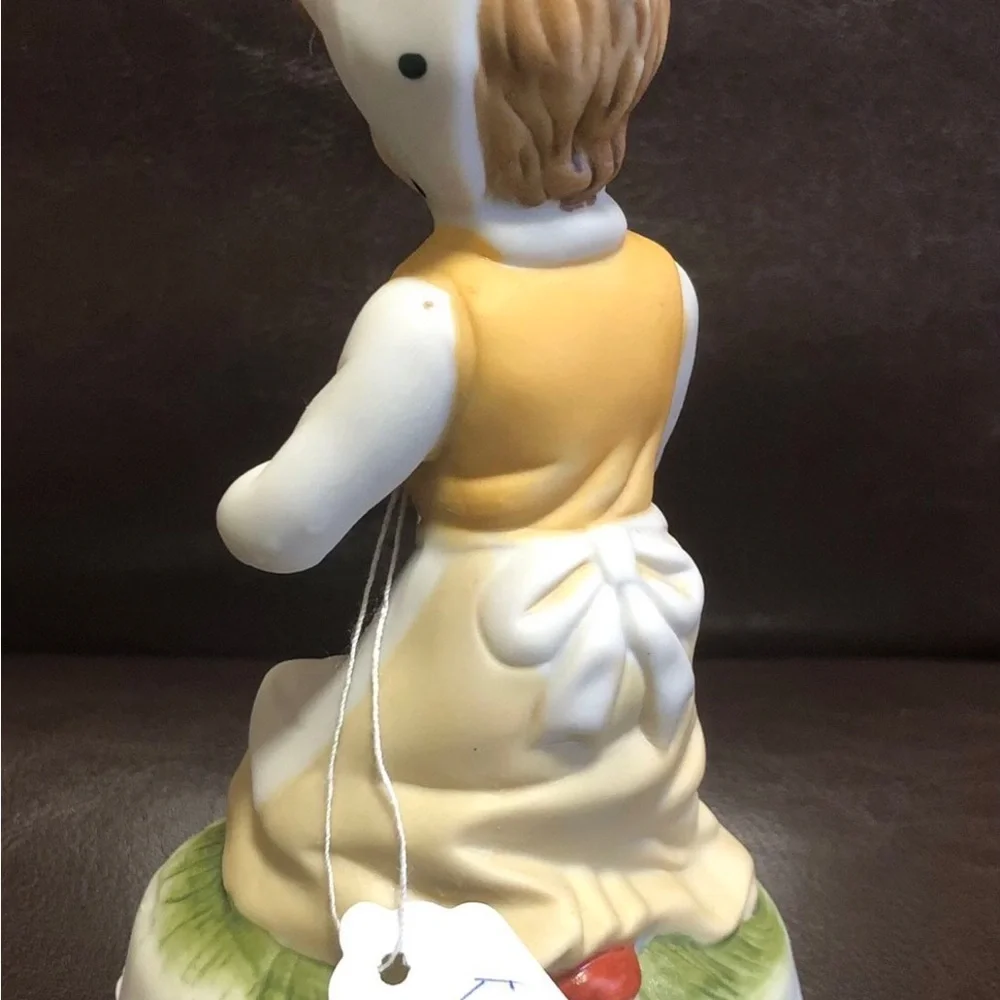 VINTAGE SAN REMO CAPODIMONTE ITALIAN IMPORTS  PORCELAIN CERAMIC BISQUE FIGURINE